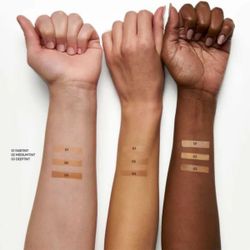 GR NUDE LOOK RADIANT TINTED MOISTURISER