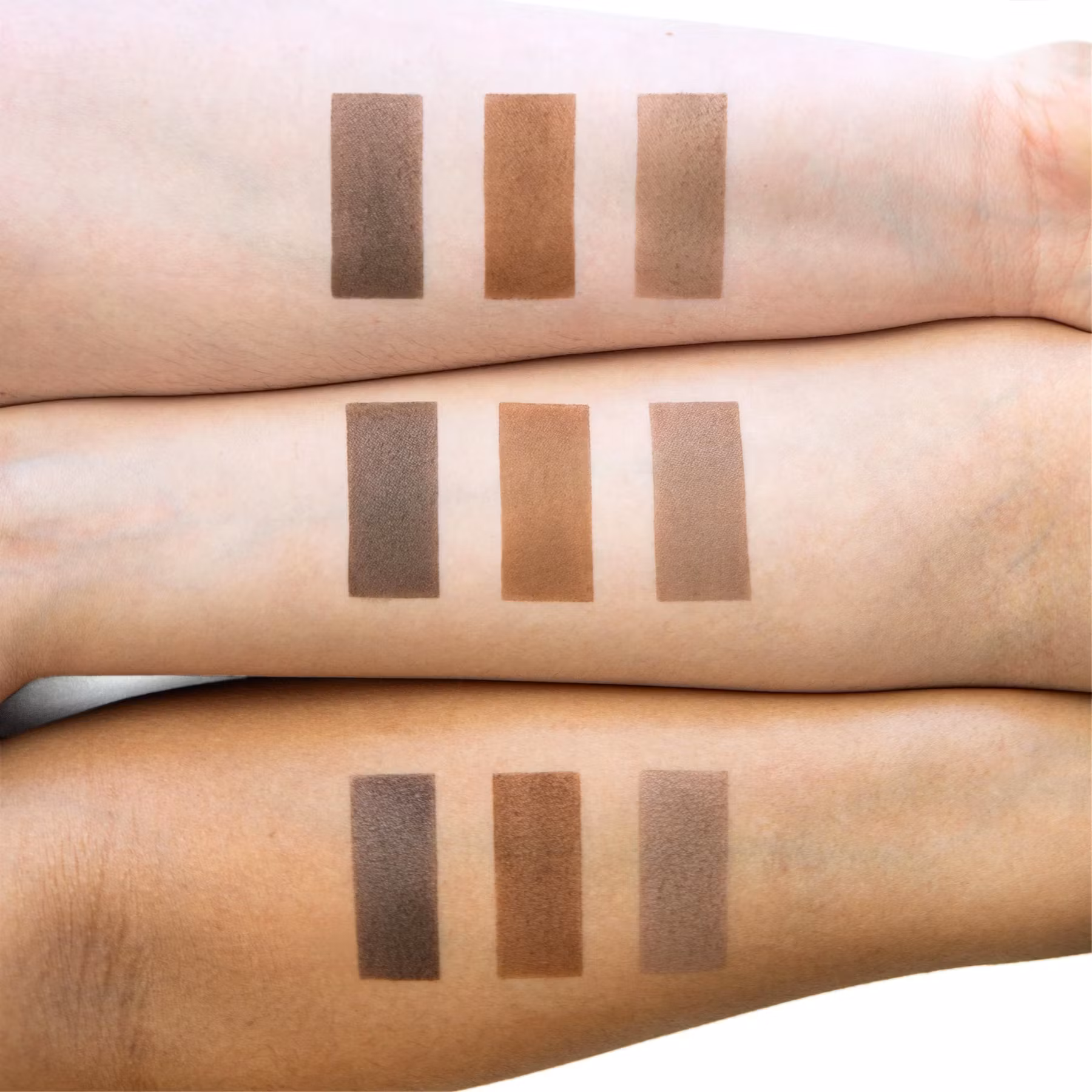 TheBalm Brow Pow Ögonbrynspuder Dark Brown 1,2 g