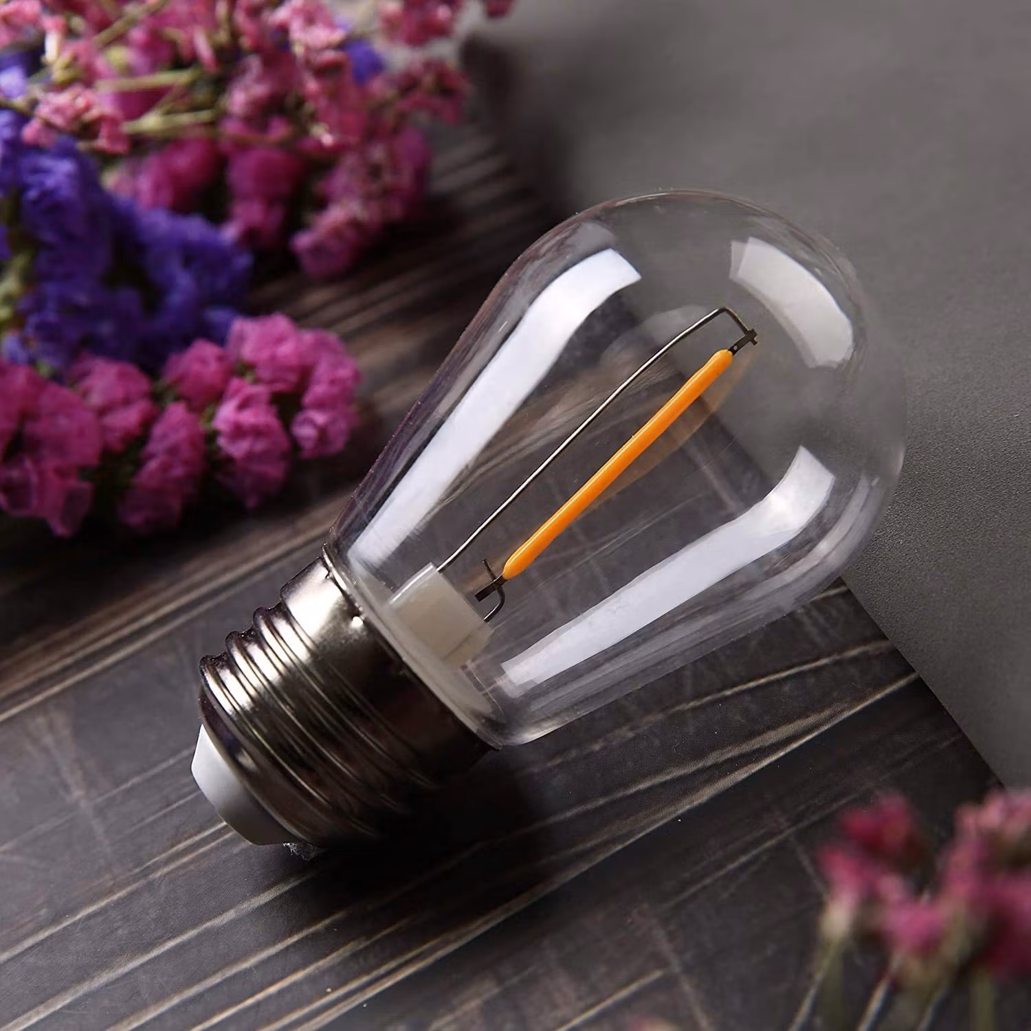 E27 himmennettävä LED-lamppu 3V 0,8W 2200K muun muassa aurinkoenergiavalaistukseen
