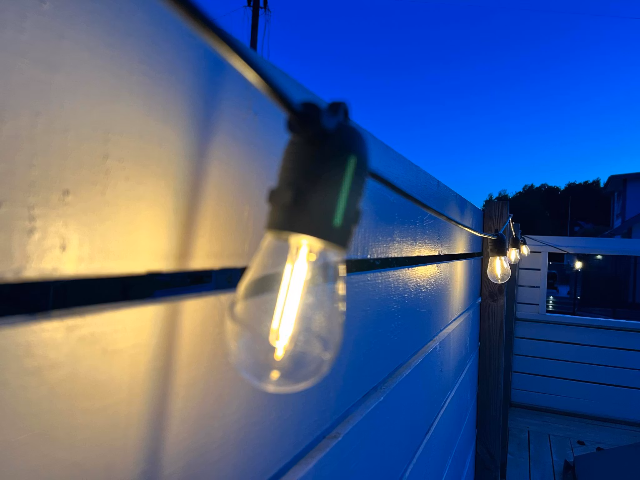 LY Sweden Premium Lichterkette mit Solar-Panel 10-20 m mit 10-30 wechselbaren LED-Lampen - Solare Energiebeleuchtung