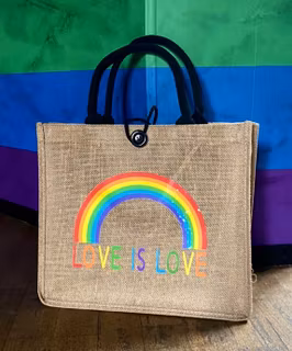 Bag Regnbåge "Love is love"