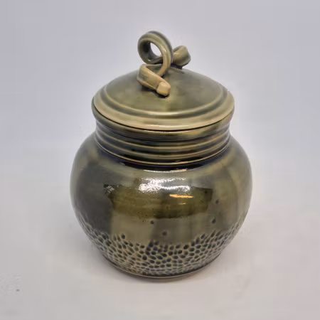 Burk med lock "pinjegrön"