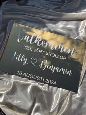 Välkomstskylt - Guldspegel