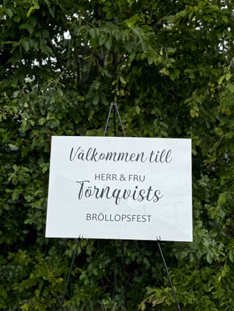 Välkomstskylt - Vit akryl