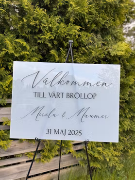 Välkomstskylt - Frostad akryl