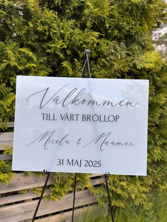 Välkomstskylt - Frostad akryl