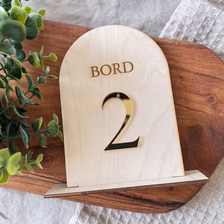 Bordsnummer - Trä & guldspegel