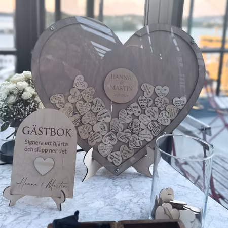 Hjärtformad gästbok – Signera & släpp