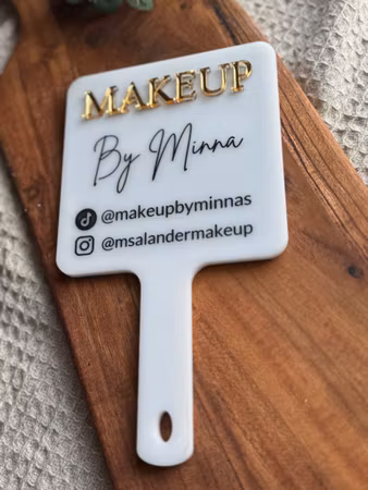 Makeup artist, Propspegel i Akryl – Sociala medier