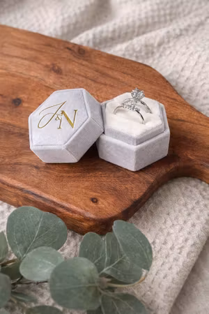 Ringask med initialer - hexagon