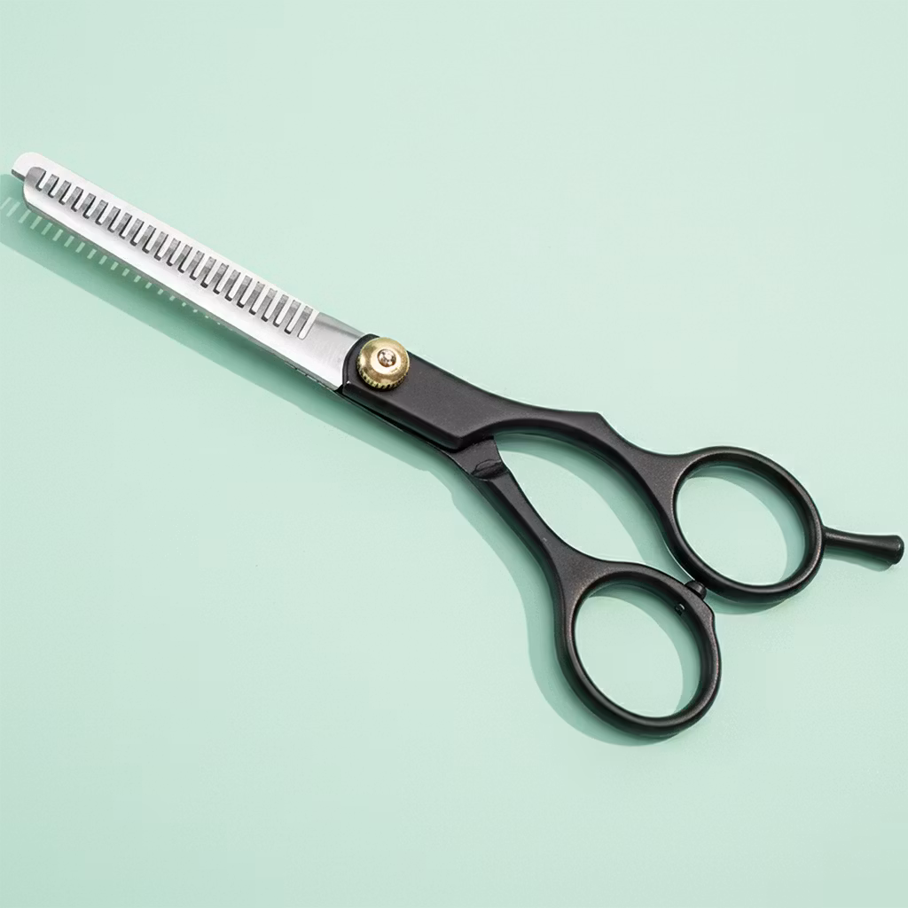 Ohennussakset hiustenmuotoiluun