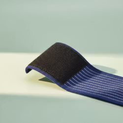 Tukeva ja lämmittävä polvituki