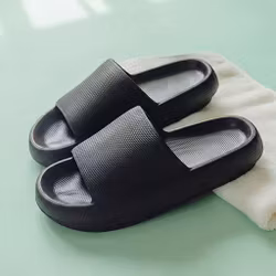 Pehmeät tossut jalkojen rentoutukseen