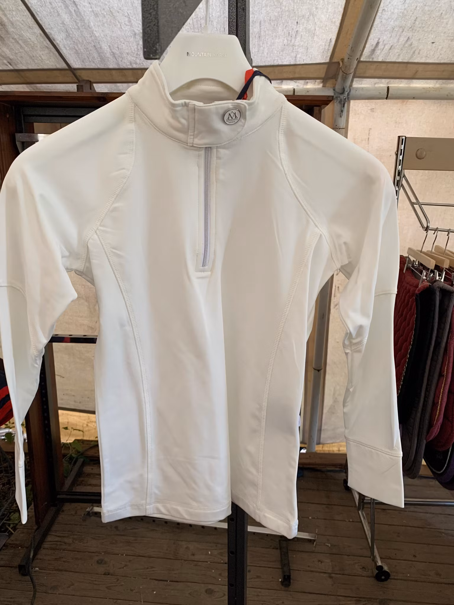 Mountain horse,top,vit,stl 150,ny