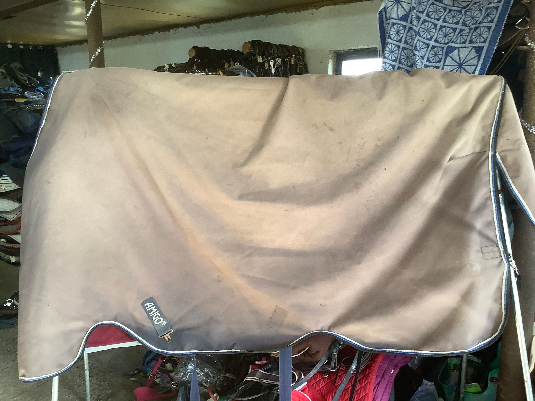Amigo horsewear,regntäcke,brunt,två revor,stl 155