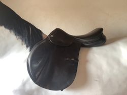 Cliff barnsby,whitaker,svart sadel 17”,N,