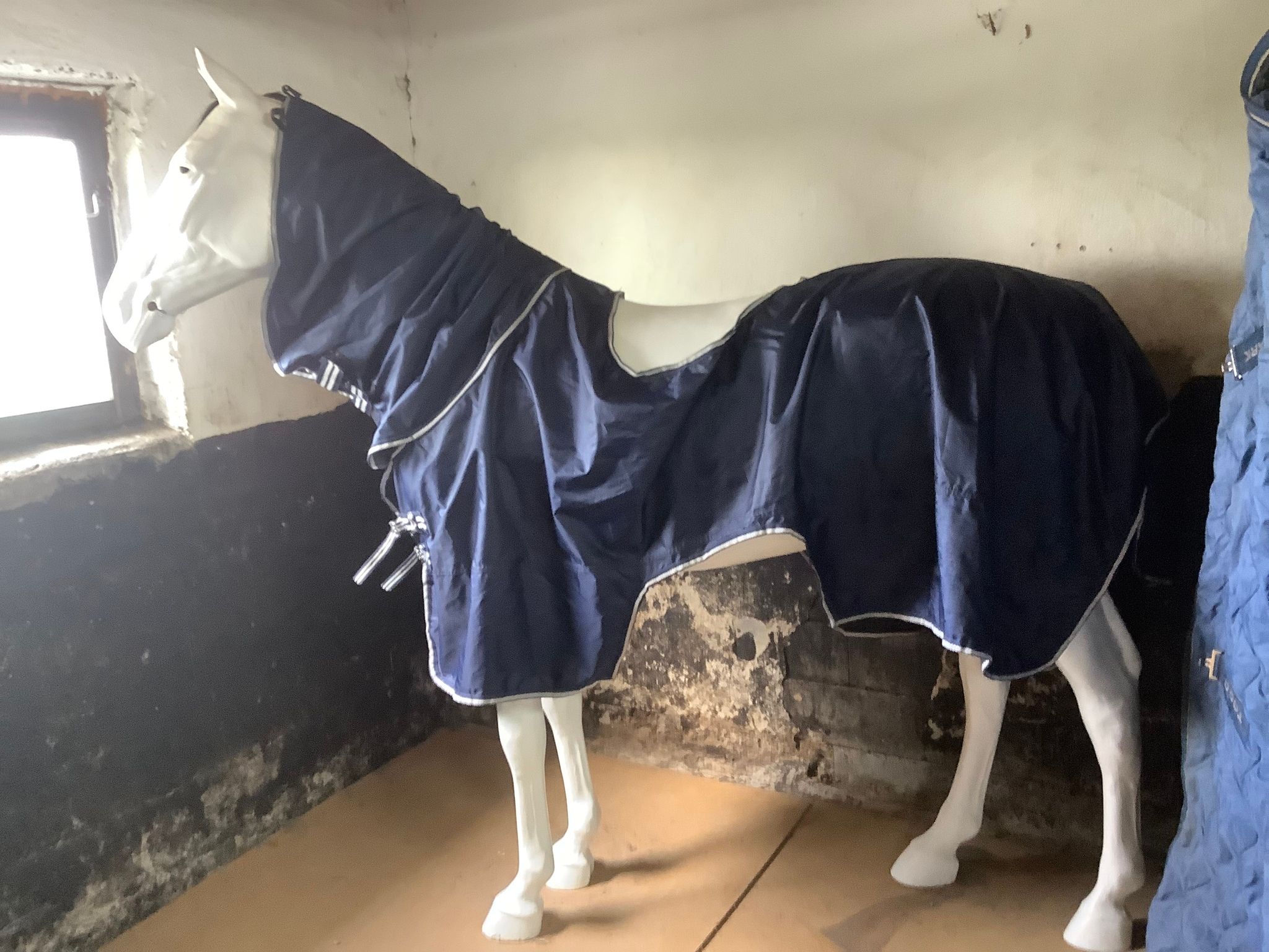 Horze,skrittregntäcke med hals,blått,ett knäppe fram sönder,155 cm