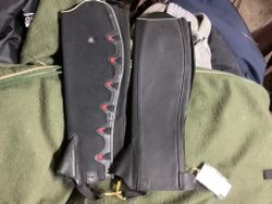 Mountain horse shortchaps,svarta med mönster,stl m/l,nya