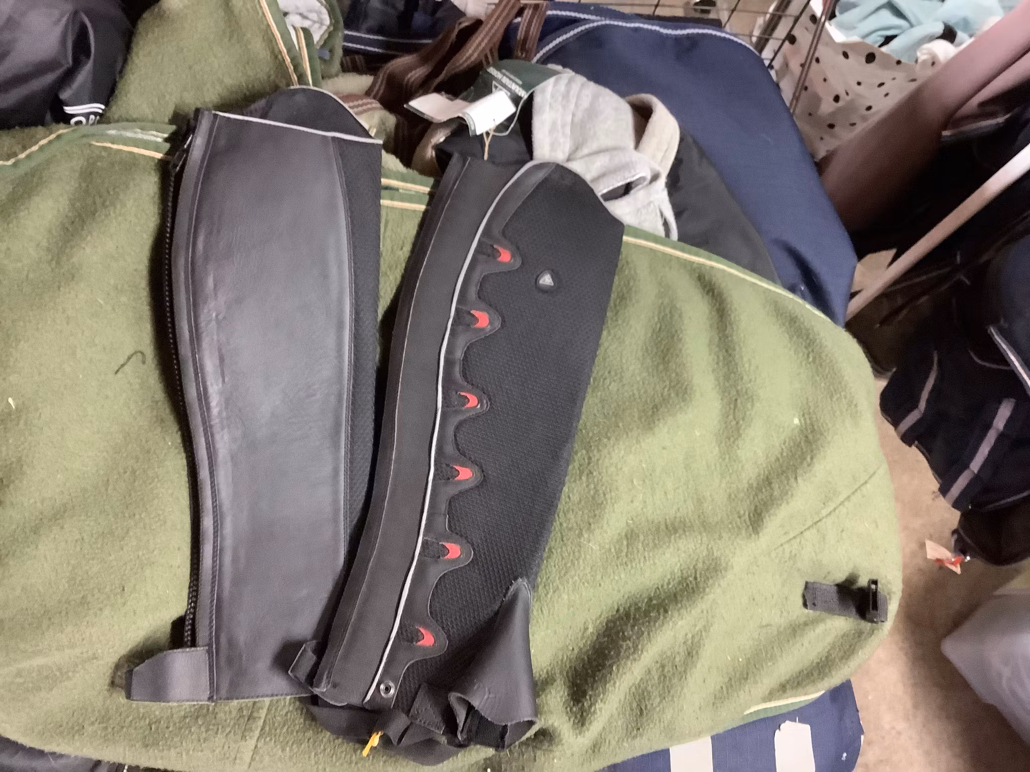 Mountain horse shortchaps,svarta,stl m/l,nya