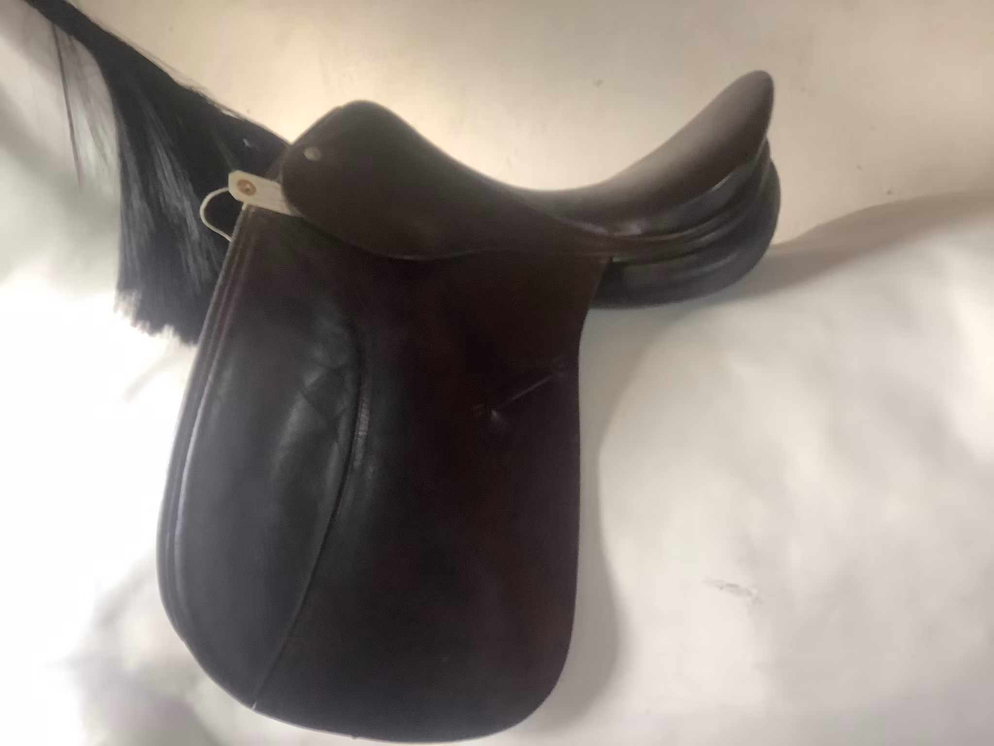 Röösli classic pilatus,dressyrsadel,brun,17”,troligen MW i bom