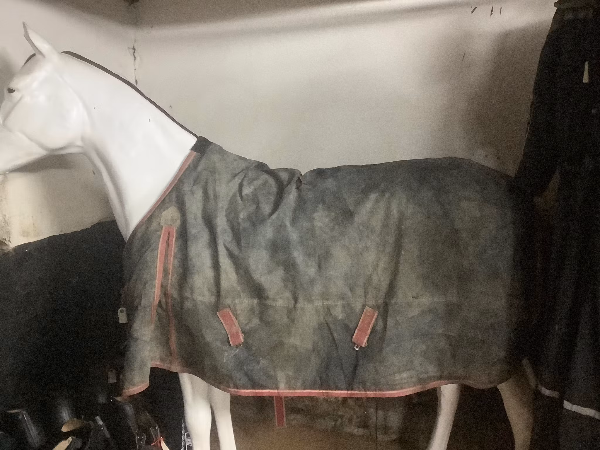 Vintertäcke otvättat,135 cm,2 hål,300 gr