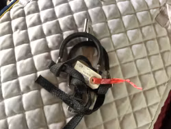 Sporrar med remmar, svarta, 2,8 cm