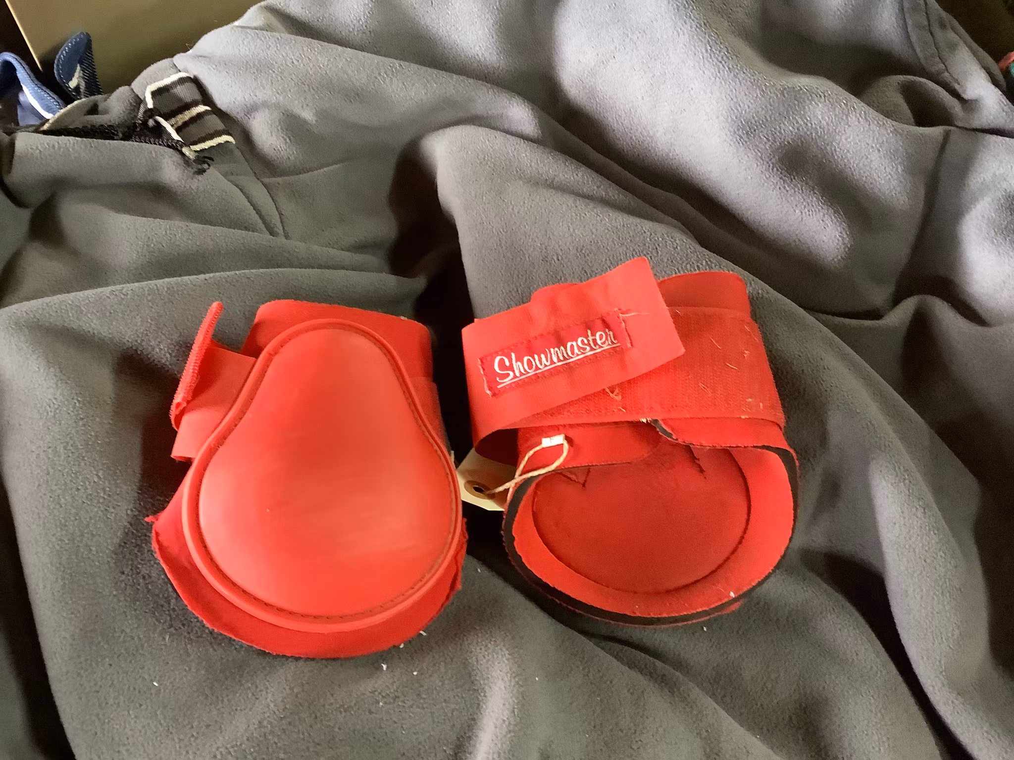 Showmaster bakbensskydd, röda,F