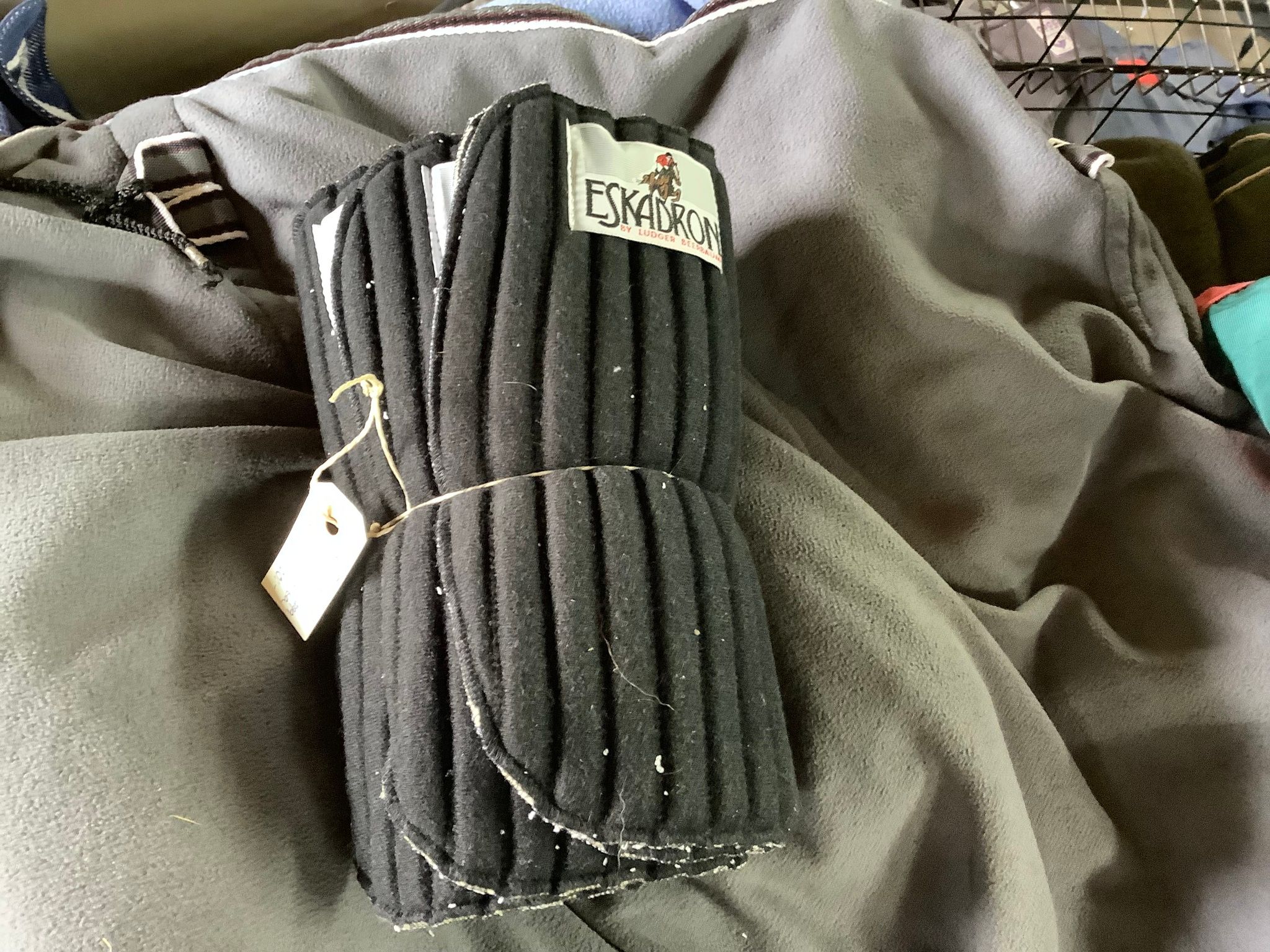 Eskadron bandageunderlägg, paddar, svarta, 4-pack, nya