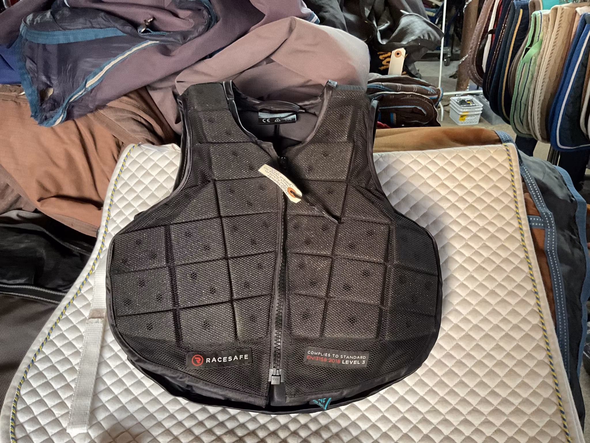 Racesafe,level 3, child m,short,provent 3.0,jättefint skick
