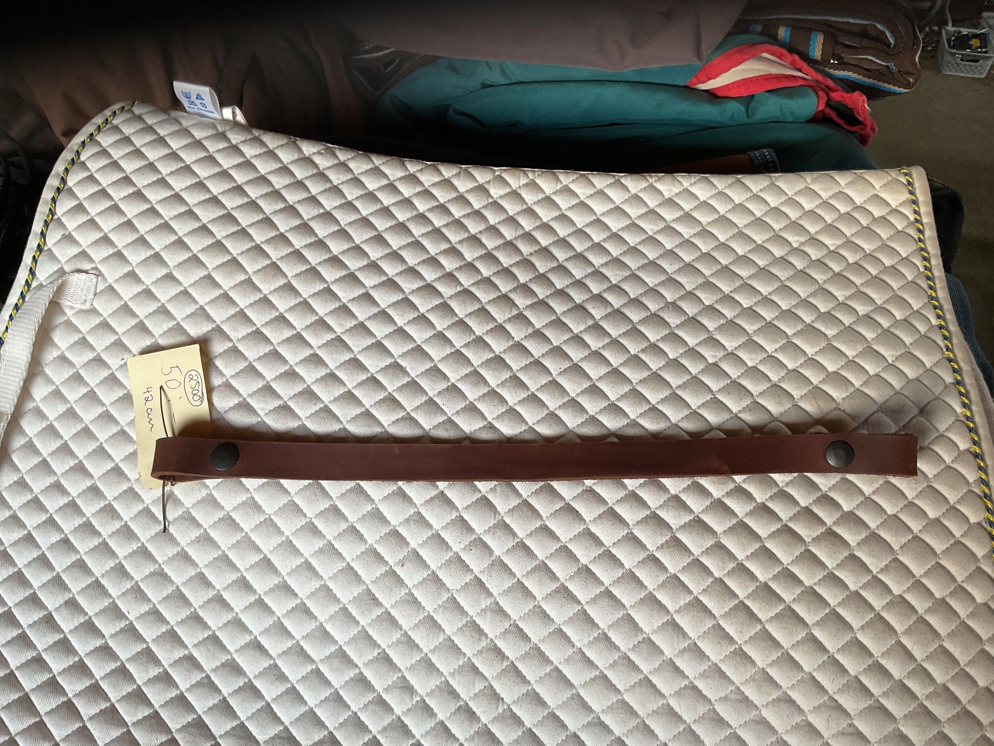 Pannband i läder,brunt,42 cm