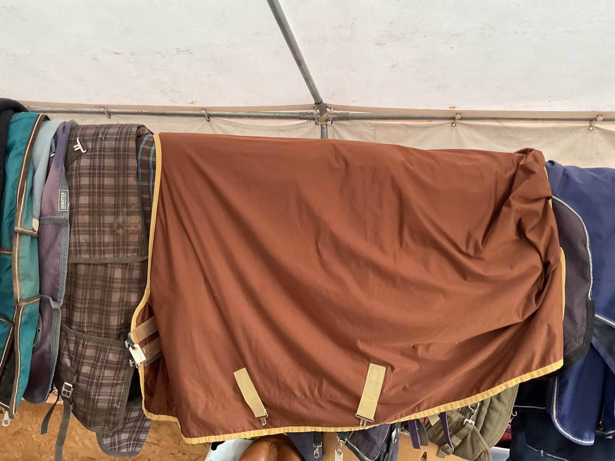 Bucas täcke,brunt,125 cm