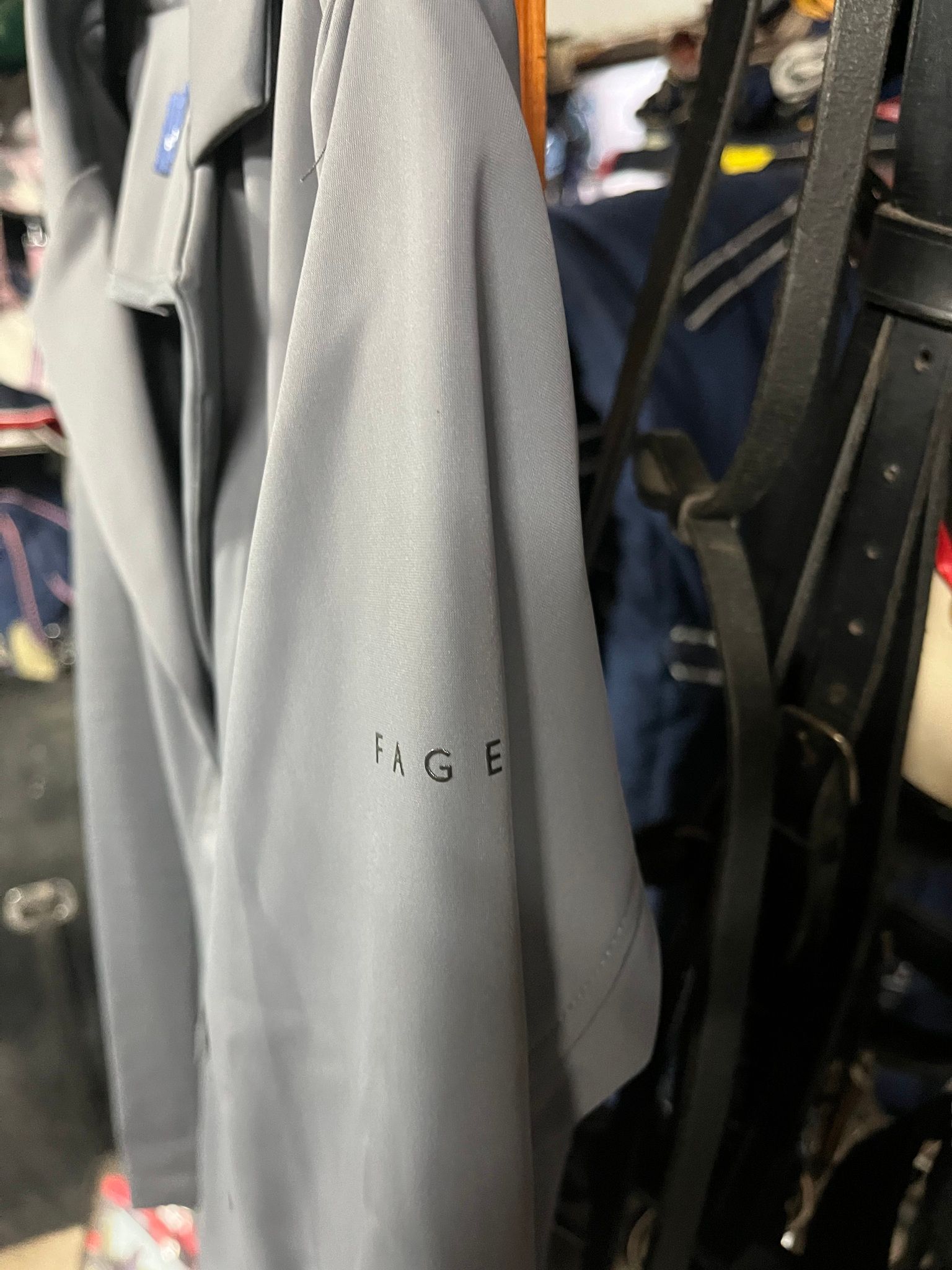 Fager jessica kavaj,grå,stl 34 men mer som 36,anv 1 ggr, nypris 2700:-