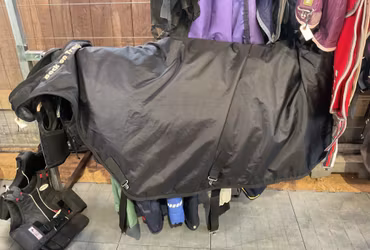 Back on track walker täcke, svart, fint skick, 145 cm