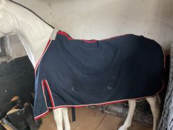 Fairfield sommartäcke blått, 135 cm, ngr småhål