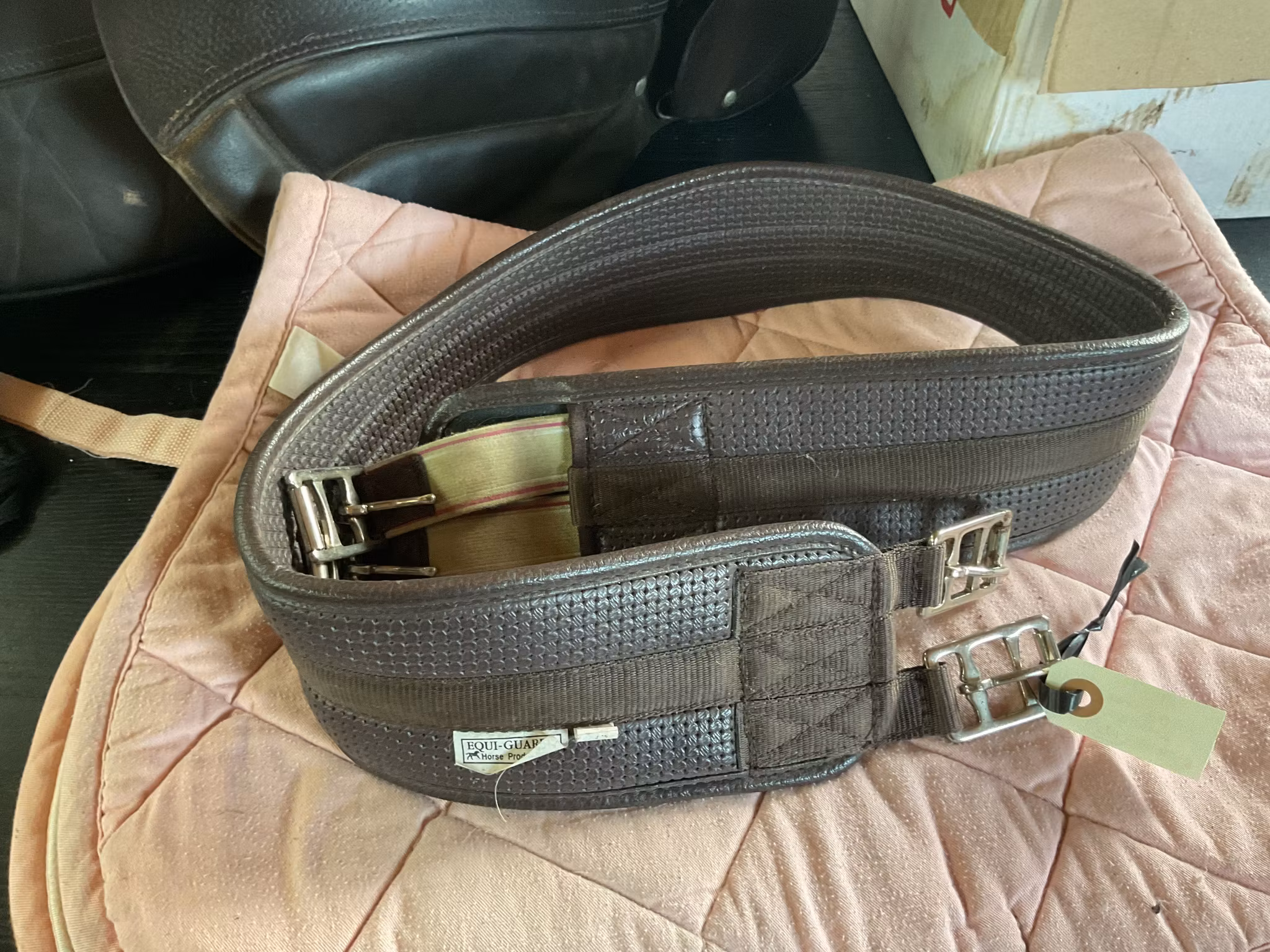 Equiguard sadelgjord brun, 130 cm