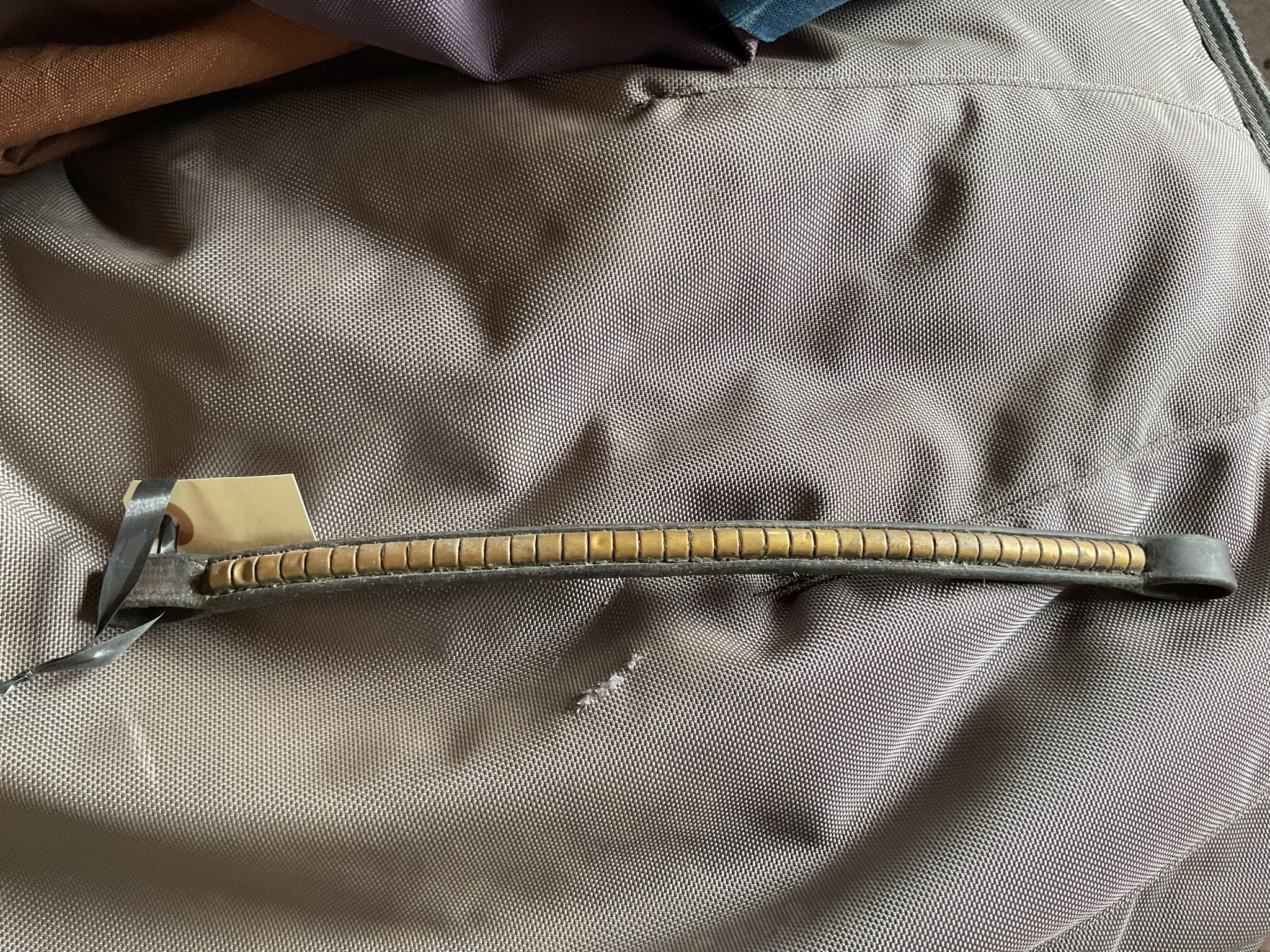 Pannband svart, klimker, guld, 37 cm