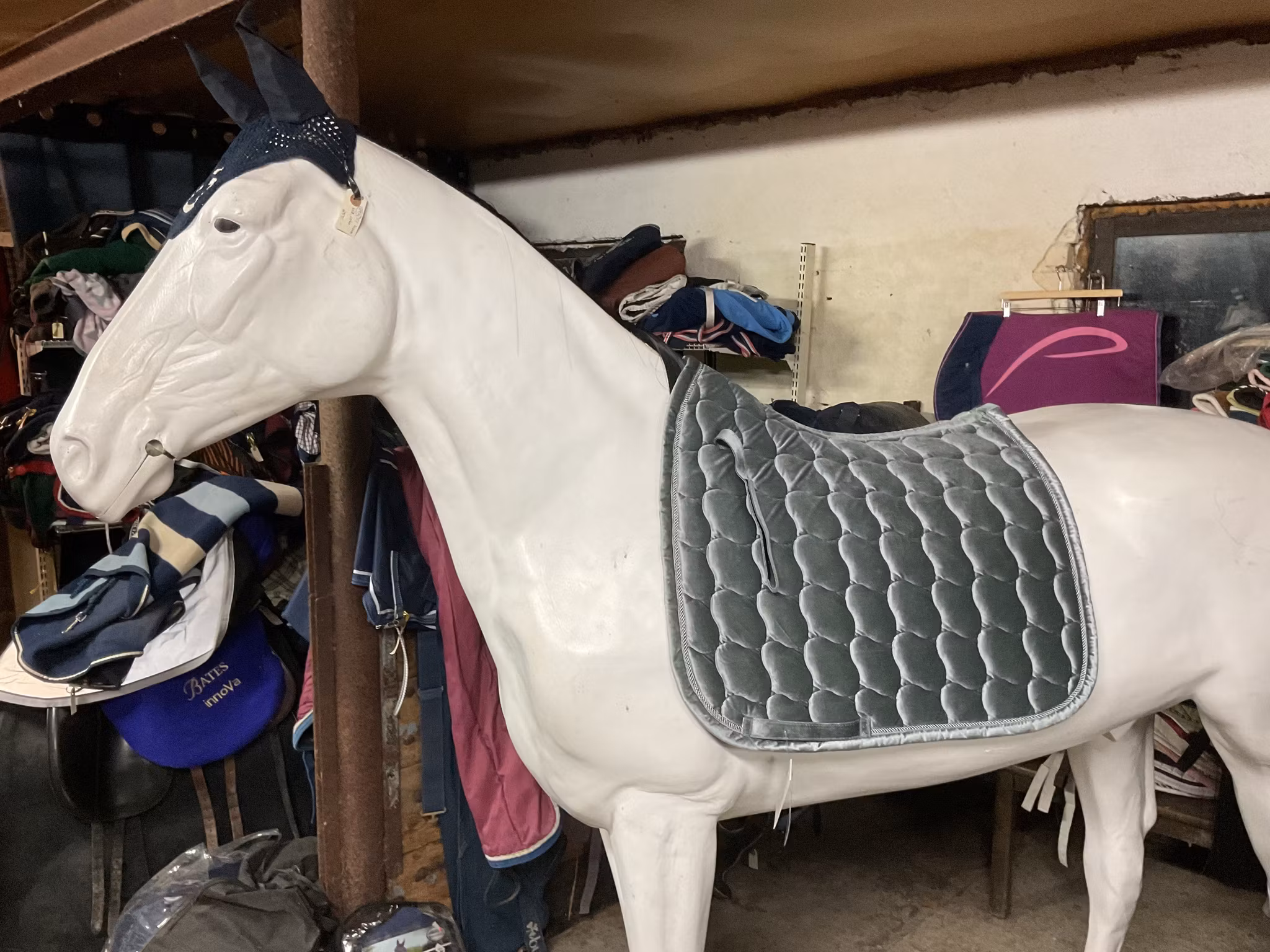 HKM schabrak, dr, F, grå sammet,nytt