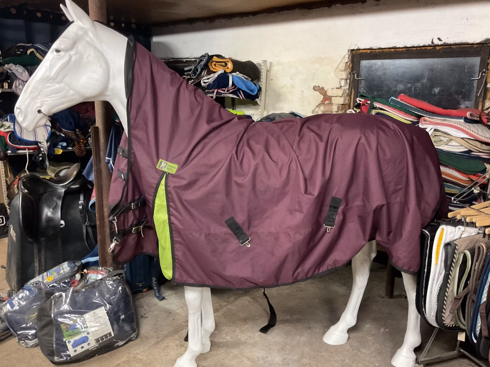 Globus regntäcke,vinrött, nyskick, 165 cm