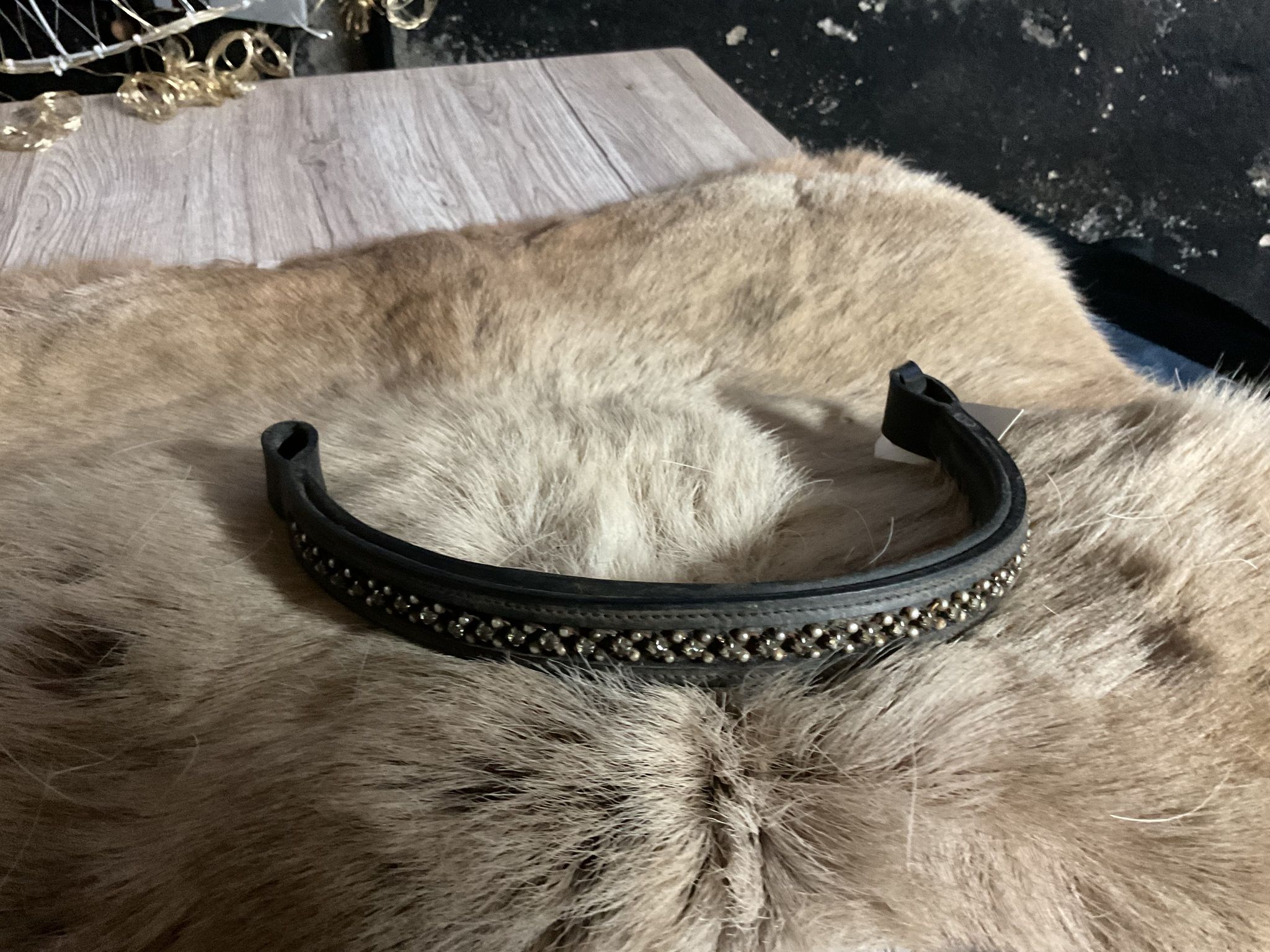 Pannband svart, 39 cm