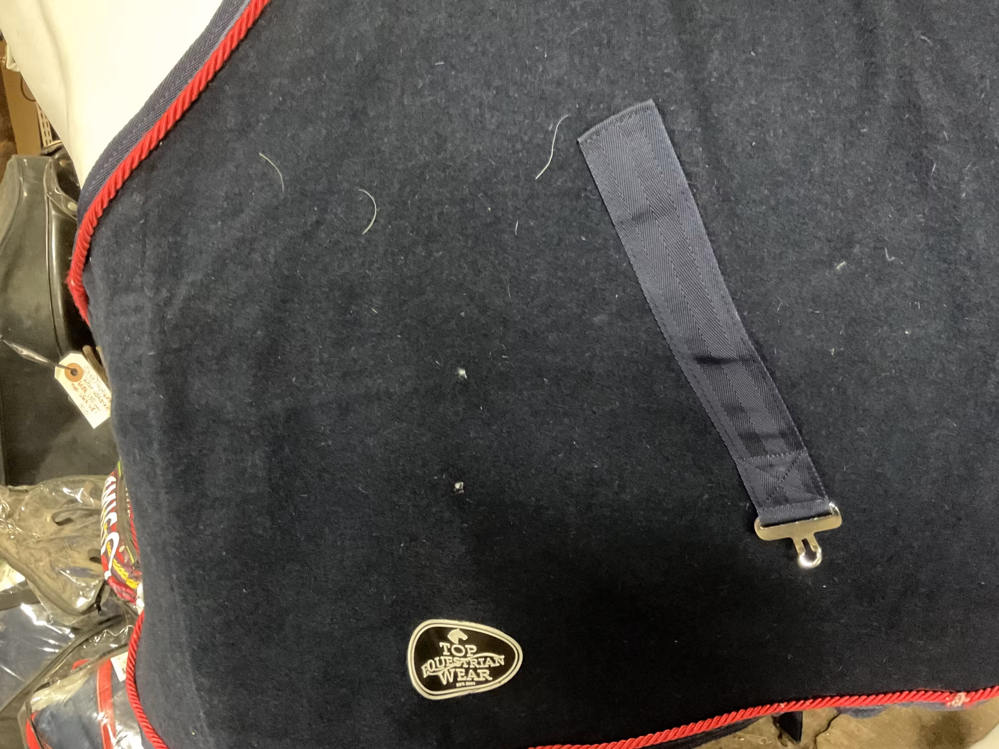 Top equestrian wear, ulltäcke, blått, 145 cm, ngt litet hål