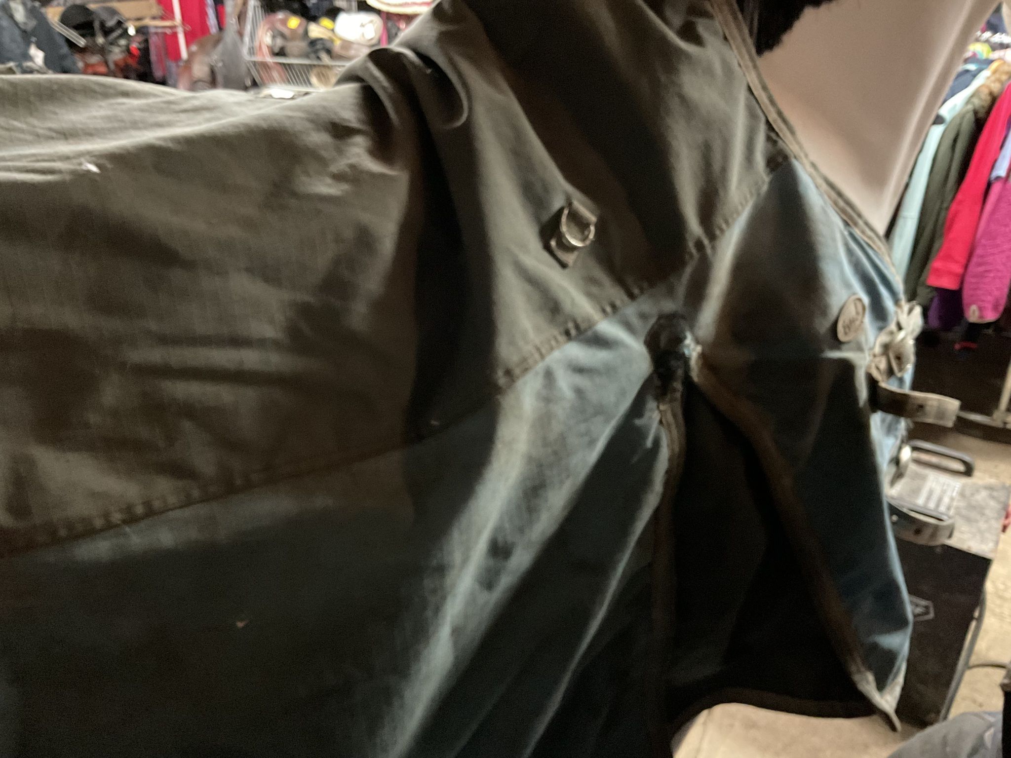 Täcke, 155 cm, lagat, ett hål, ca 200 gr