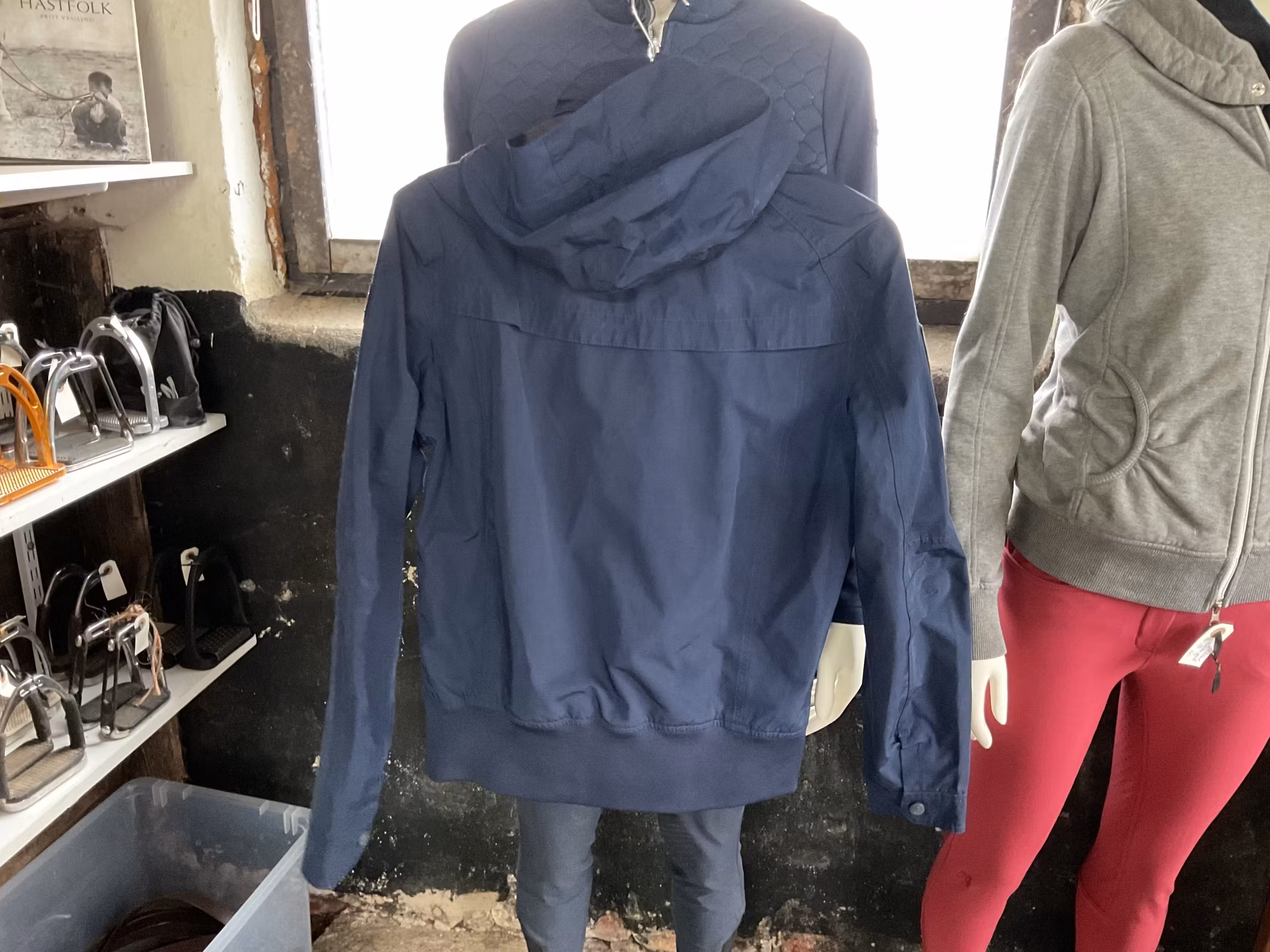 Cavallo,regn och vindtät jacka, stl 40, mörkblå, anv ett fåtl ggr