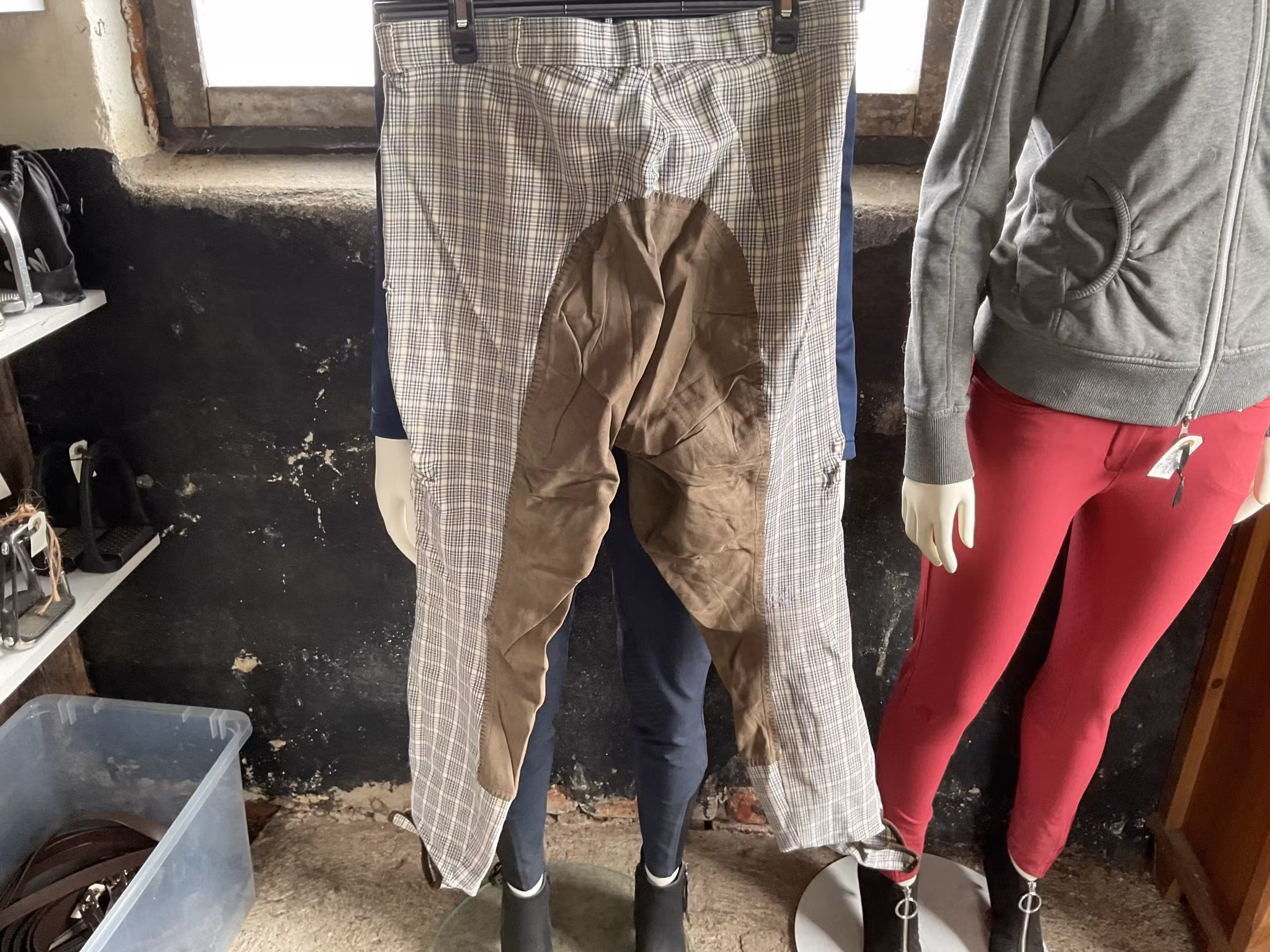 Pikeur helskodda ridbyxor, rutiga, stl 92, lite slitna