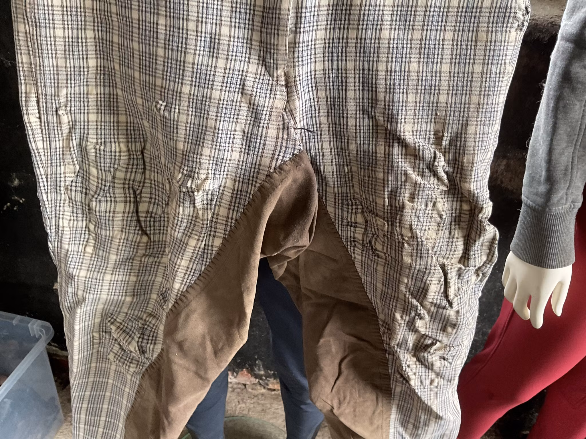 Pikeur helskodda ridbyxor, rutiga, stl 92, lite slitna