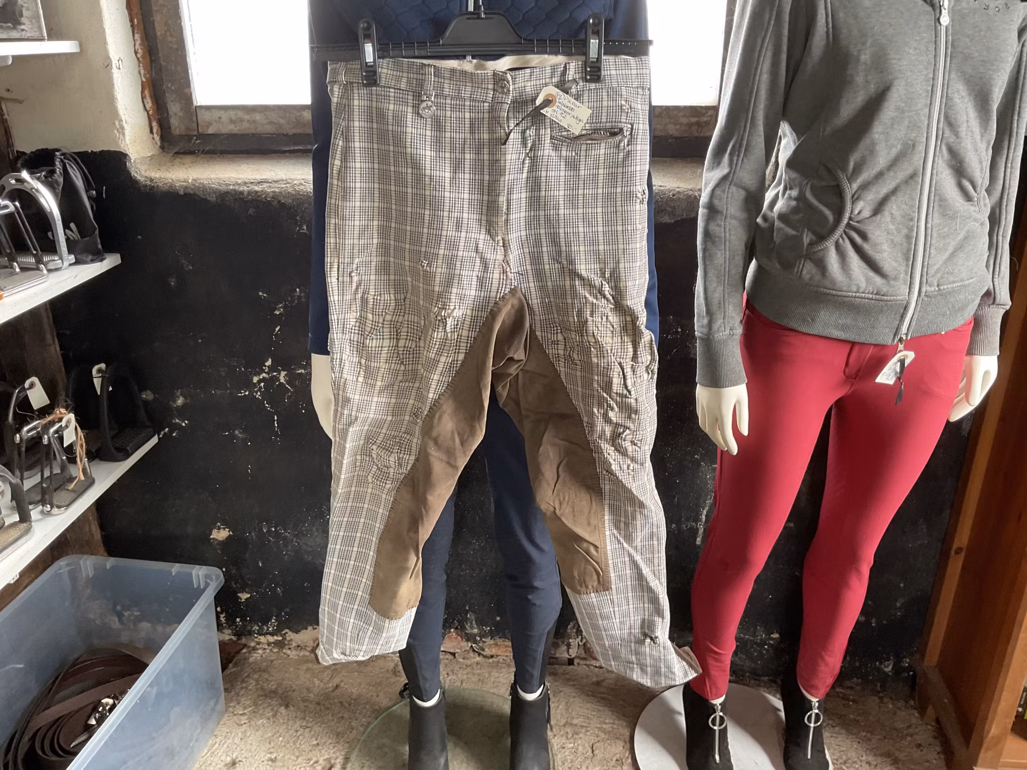 Pikeur helskodda ridbyxor, rutiga, stl 92, lite slitna