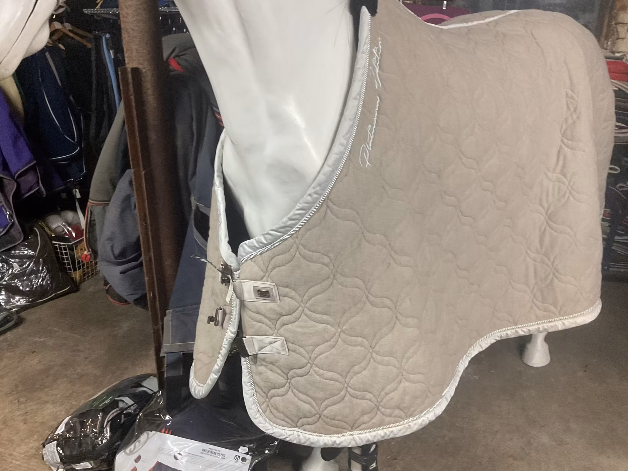 Eskadron platinum, täcke, XL,beige