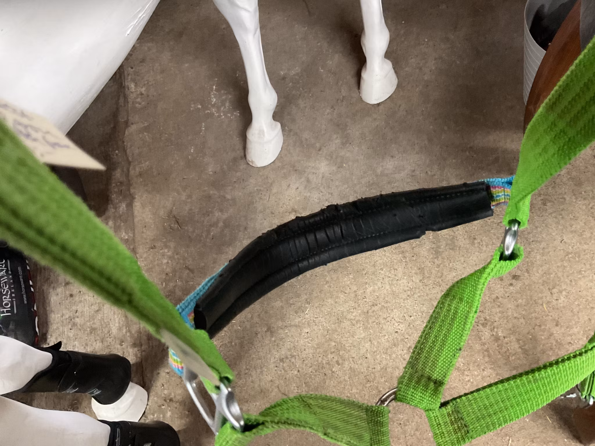 Equest grimma,grön ,L,lite sliten fram