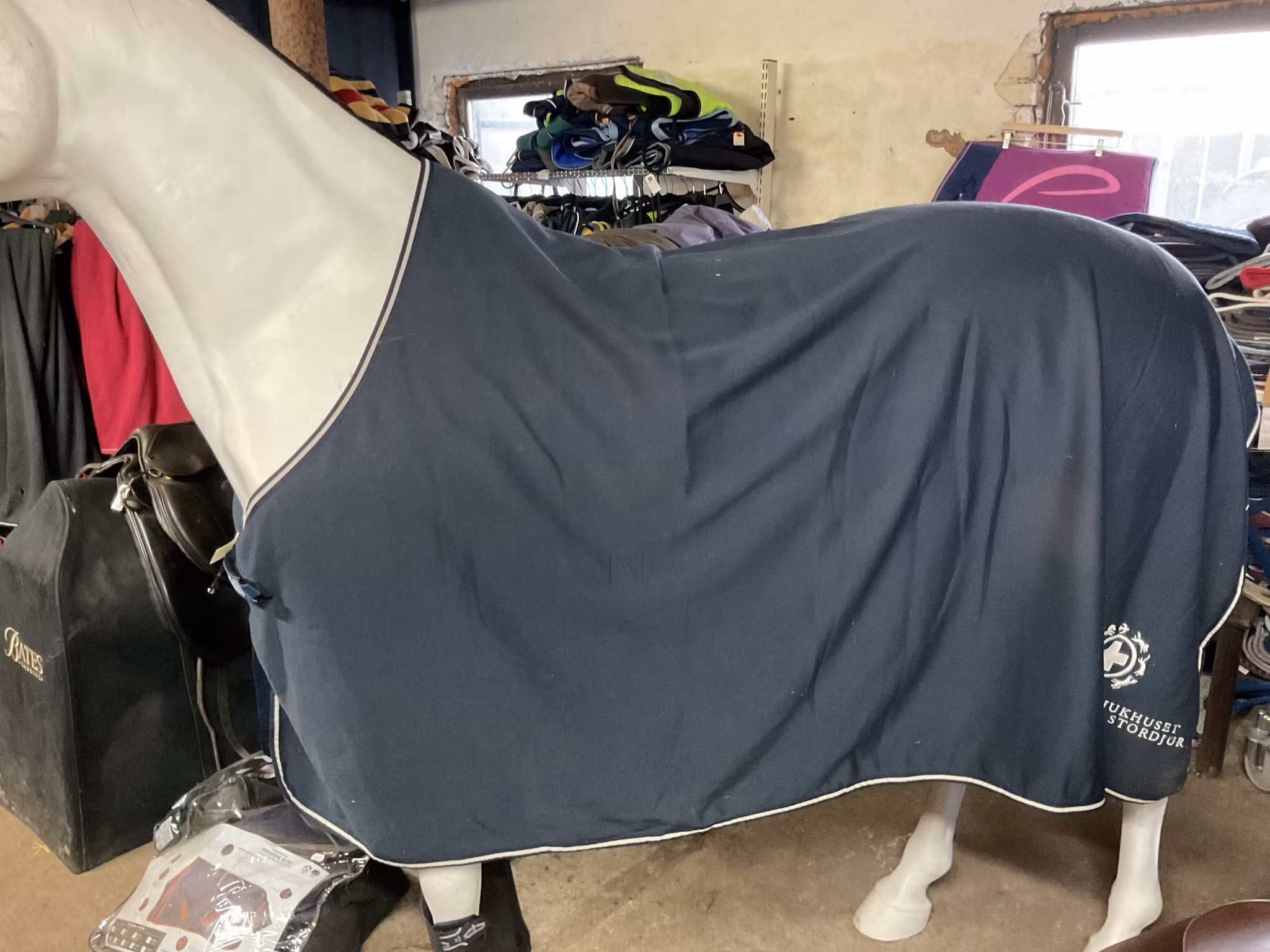Amigo fleecetäcke,145 cm, blått, ett hål
