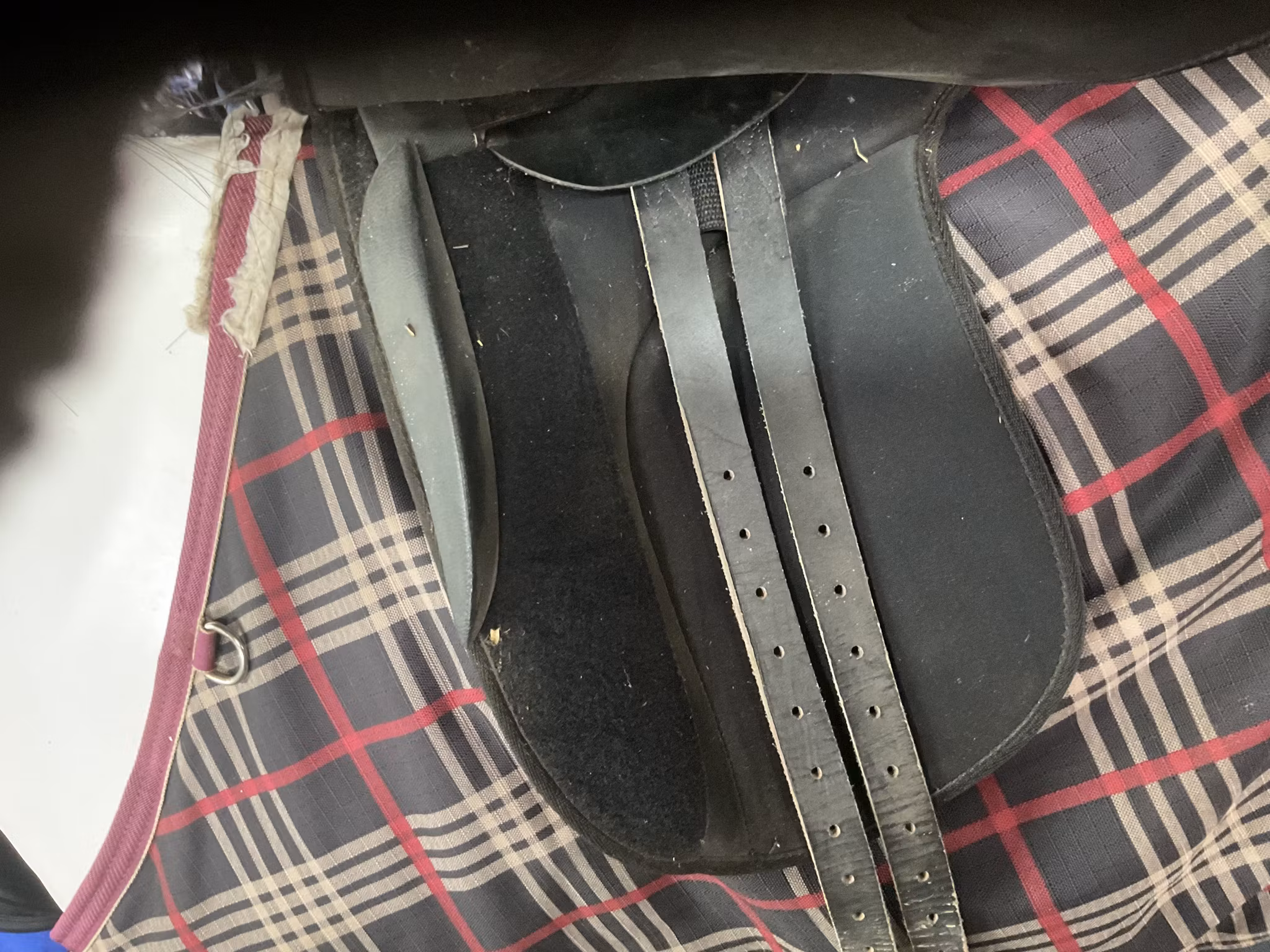 Clarisge house,dressyrsadel, 17,5”, svart, 31 bom, släppt en söm