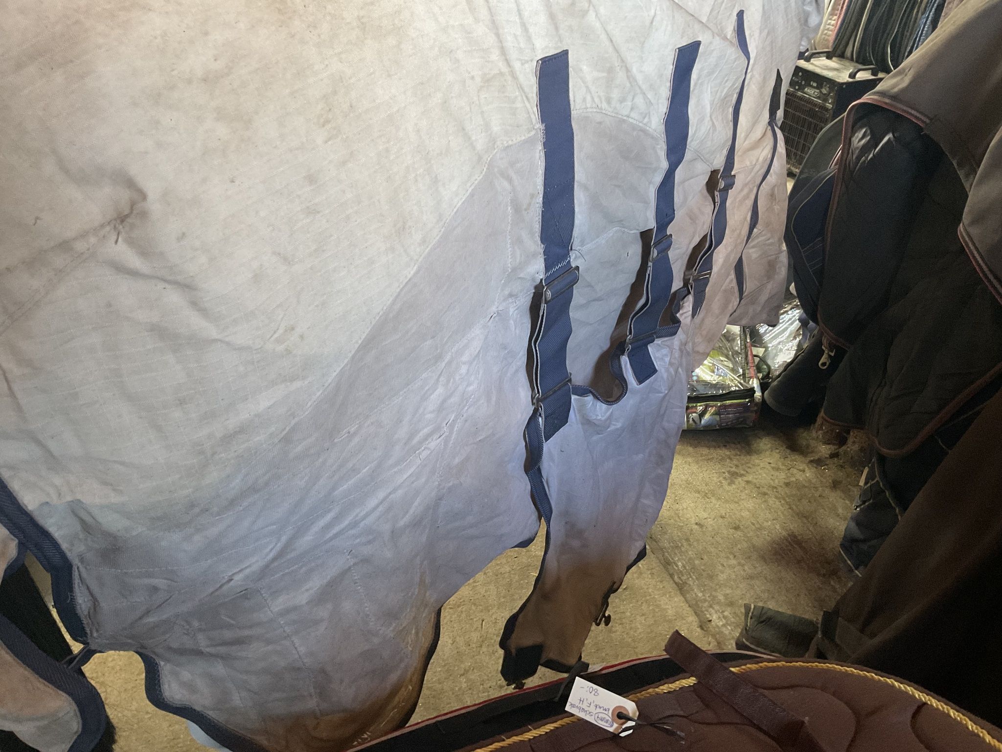 Shires sommartäcke,otvättat,hål på ett ställe,130 cm